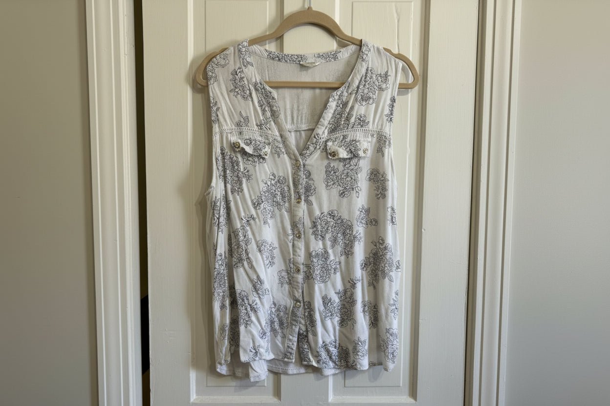 V - Neck Flowy Floral Print Sleeveless Top Women's 1X - Haven on Summer HillWomen's Apparel