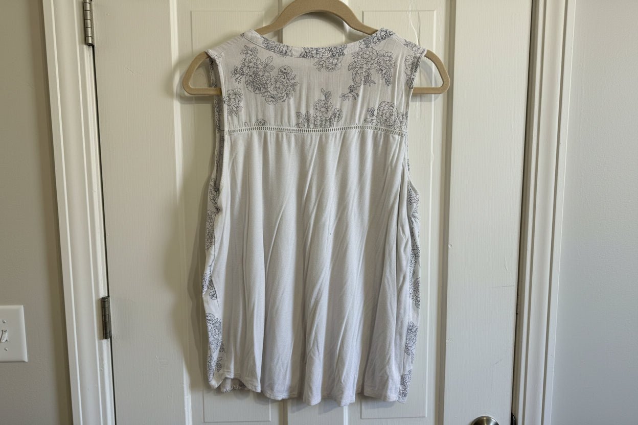 V - Neck Flowy Floral Print Sleeveless Top Women's 1X - Haven on Summer HillWomen's Apparel