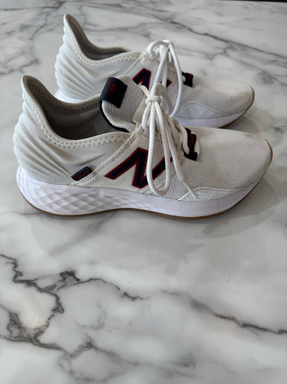 White and Navy New Balance Tennis Shoe Women's 8 - Haven on Summer HillWomen's Shoes