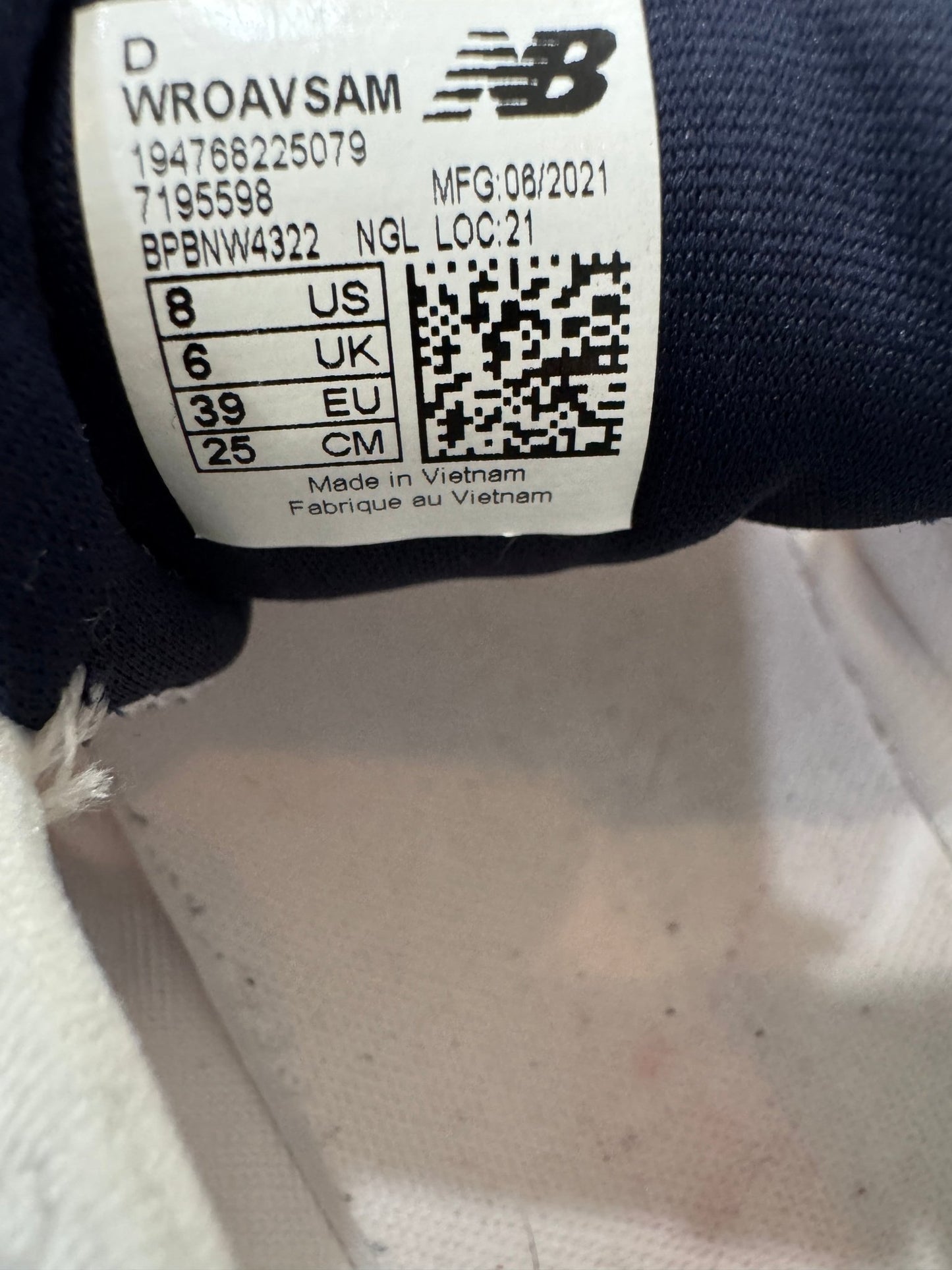 White and Navy New Balance Tennis Shoe Women's 8 - Haven on Summer HillWomen's Shoes