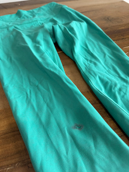 Lululemon XXS Legging (knee blemish)