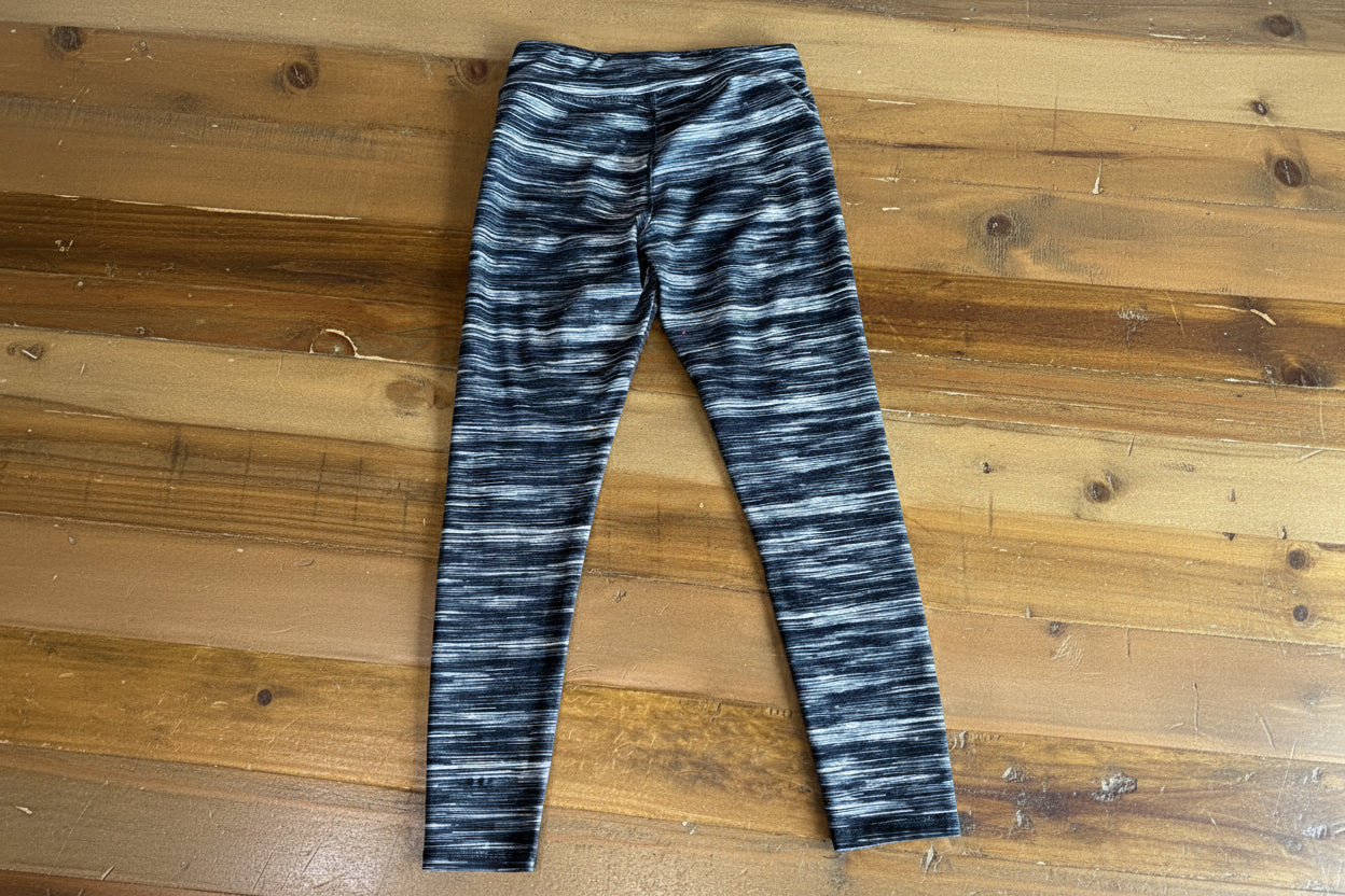 Black and White Pattern Athletic Leggings 10/12